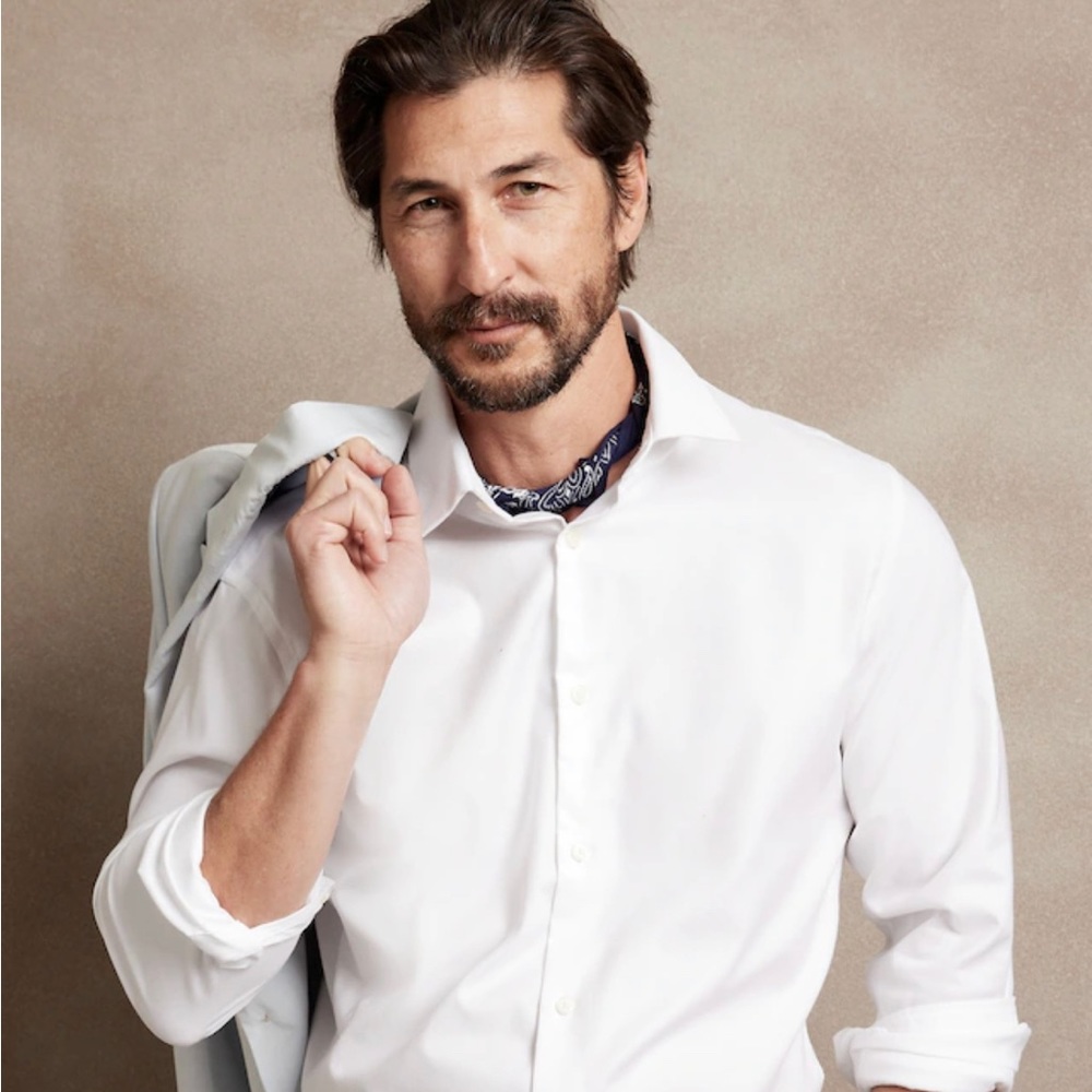 BANANA REPUBLIC non iron standard fit shirt